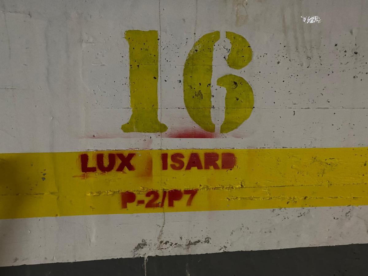 Lux Isard "Acceso Directo A Pistas" Pas De La Casa Exterior foto