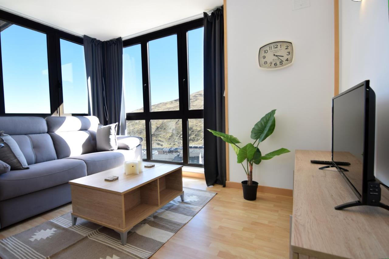 Lux Isard "Acceso Directo A Pistas" Pas De La Casa Exterior foto